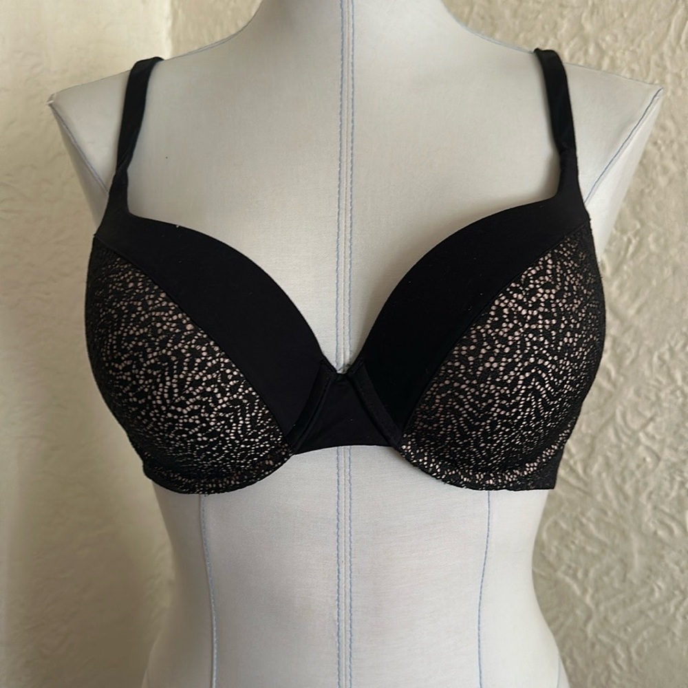 Victoria’s Secret Body Lined Demi Black Garden Leaf Lace Bra 34D